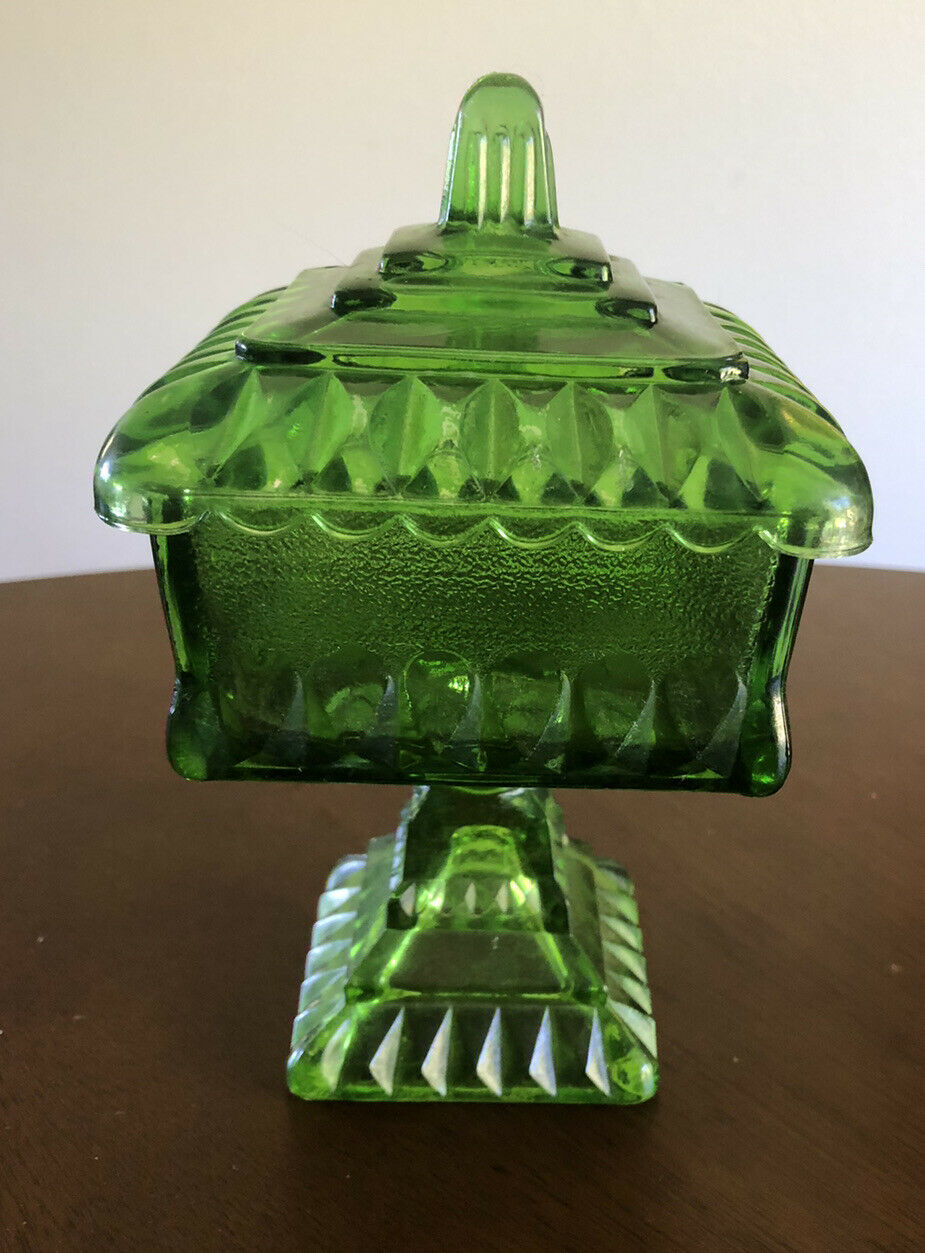 Vintage Jeanette Square Green Glass Wedding Box/candy Dish Pedestal Style